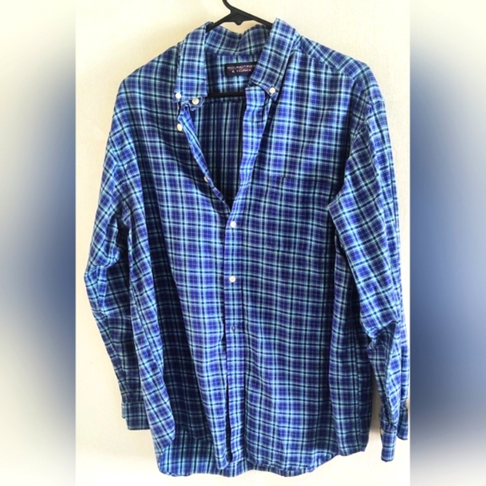 Roundtree and Yorke mens size large blue check long sleeve casual shirt. NWOT.